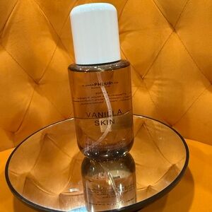 Phlur Vanilla Skin hair body mist– Clear Bottle with White Cap